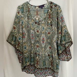 Beautiful Lightweight Semi Sheer Summer Top by Artesian. XL